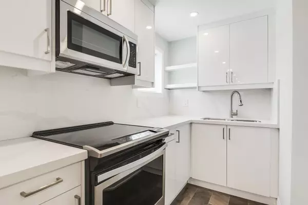 Newmarket, ON L3X 0J1,501 Clifford Perry PL #Lower