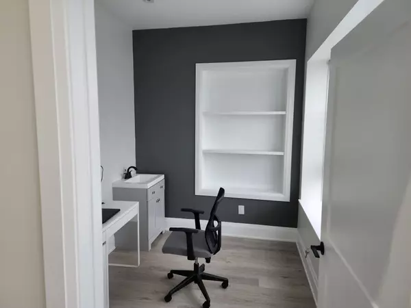Vaughan, ON L4L 9P1,8611 Weston RD #28