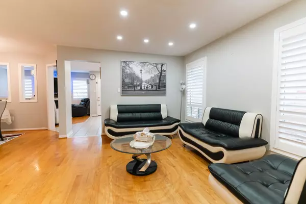 Mississauga, ON L5V 2W5,1339 Duval DR