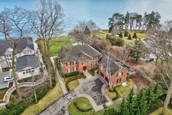 Oakville, ON L6J 4N2,16 Ennisclare DR W