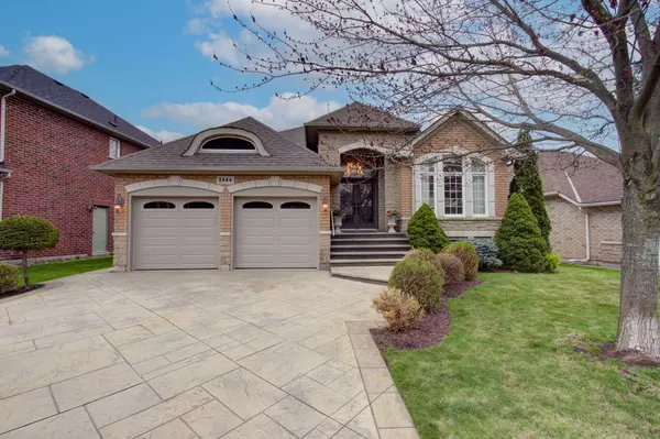 2444 Salcome DR, Oakville, ON L6H 7N5