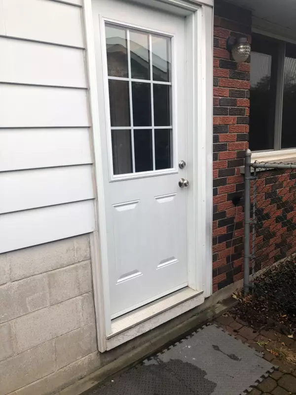 Burlington, ON L7L 1Z5,4018 Flemish DR #Basement