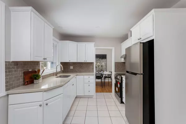 Oakville, ON L6H 2A1,1181 Newton RD