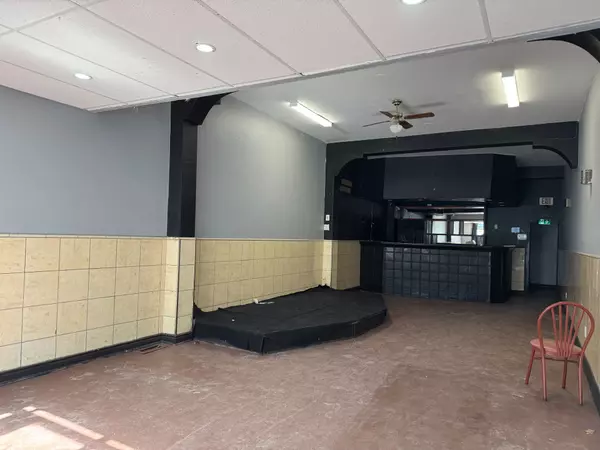 Toronto W04, ON M6E 2G5,1602 Eglinton AVE W