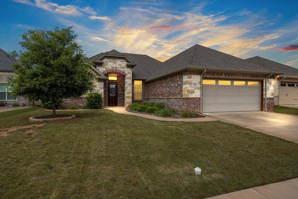 Granbury, TX 76049,317 Paddle Boat Drive
