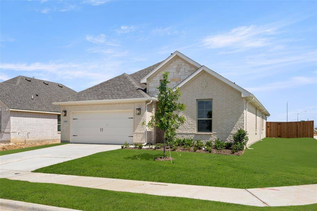 6900 Deadwood Trail,  Fort Worth,  TX 76123