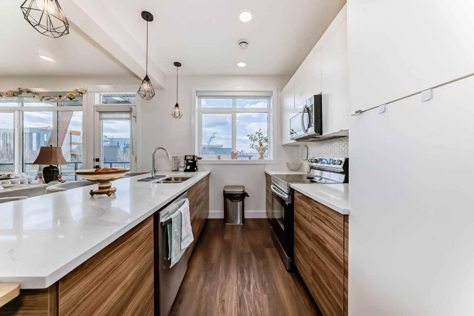 Calgary, AB T3M 3T9,4695 seton DR Southeast