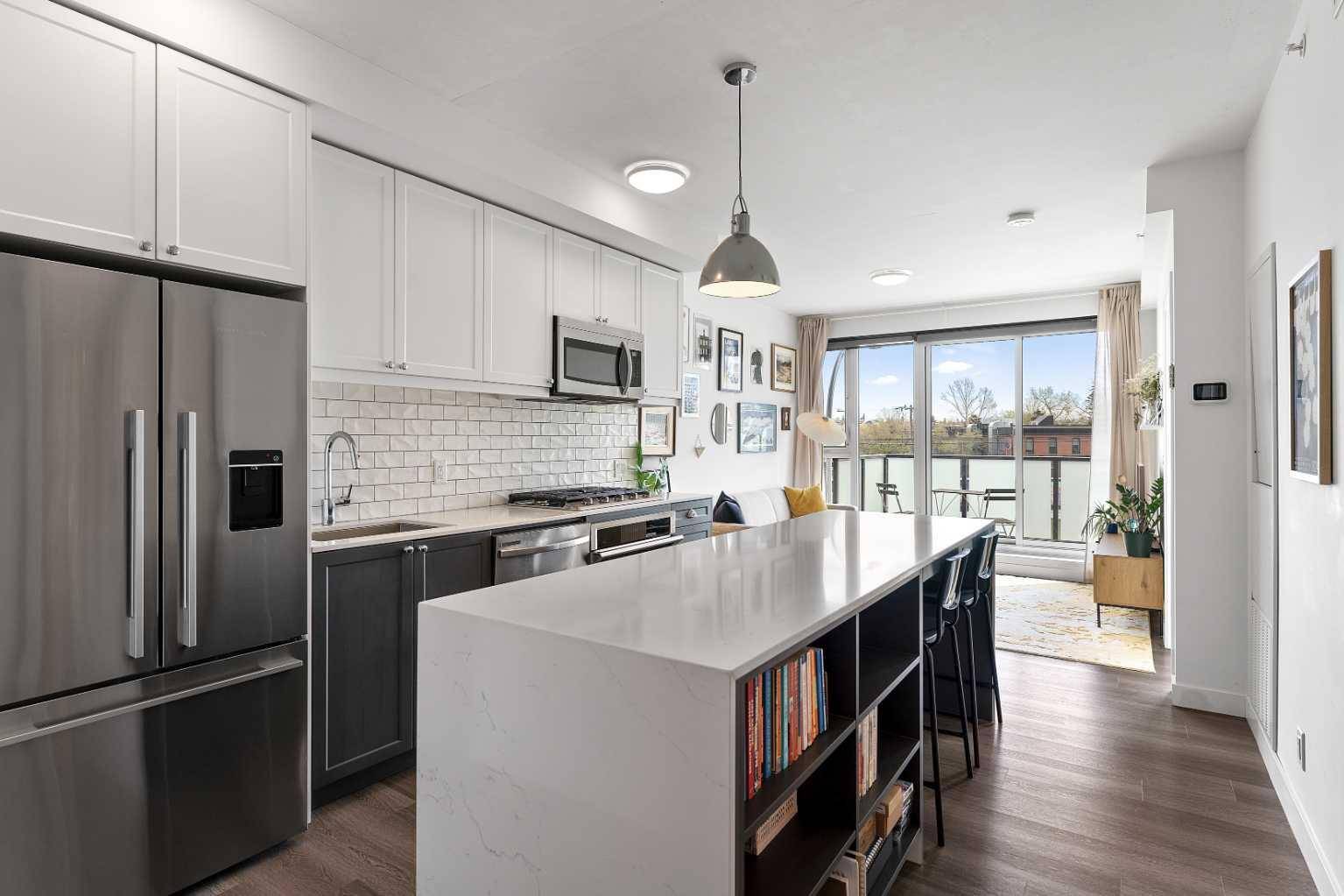 327 9A ST Northwest #309, Calgary, AB T2N 1T7