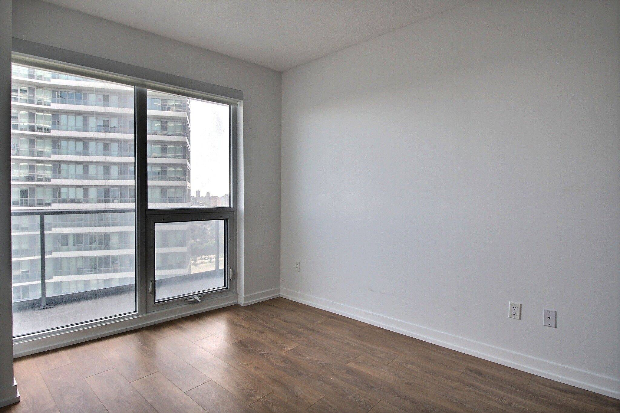 Toronto C15, ON M2K 0E4,117 McMahon DR #2905