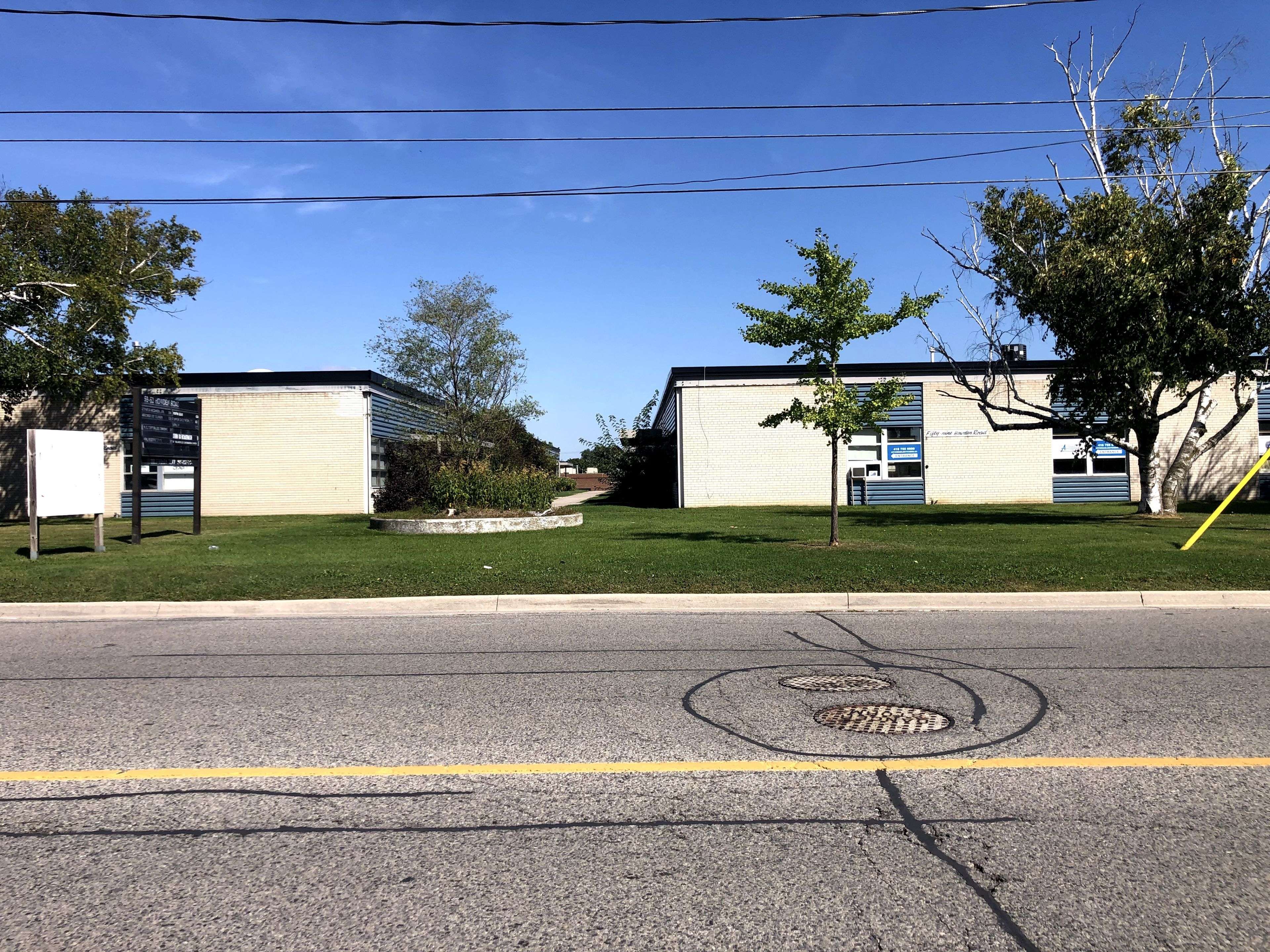 Toronto E04, ON M1R 3C7,63 Howden RD #F