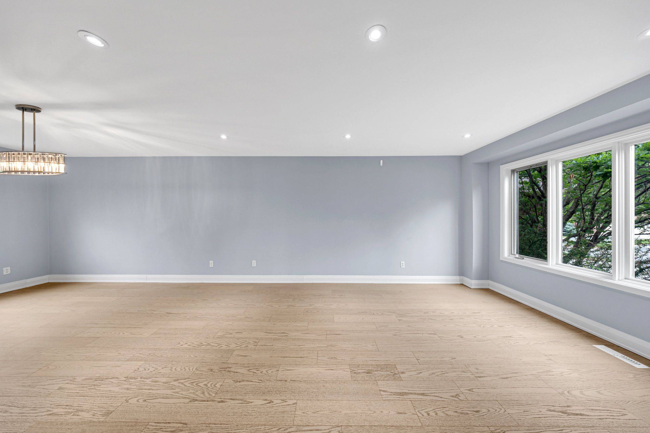 Whitby, ON L1N 6B8,141 Hialeah CRES #Upper
