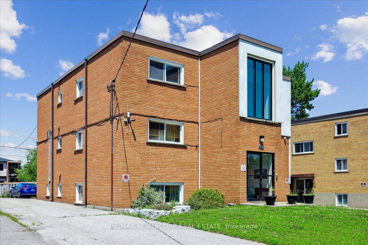 Oshawa, ON L1J 2P4,362 Elgin CT #2