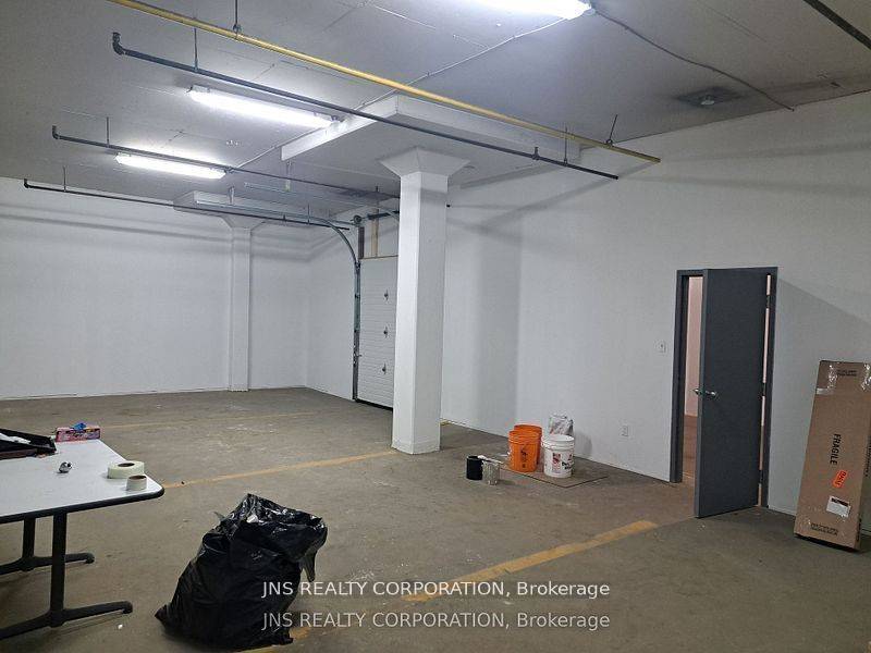 Newmarket, ON L3Y 8J4,16775 Yonge ST #15C
