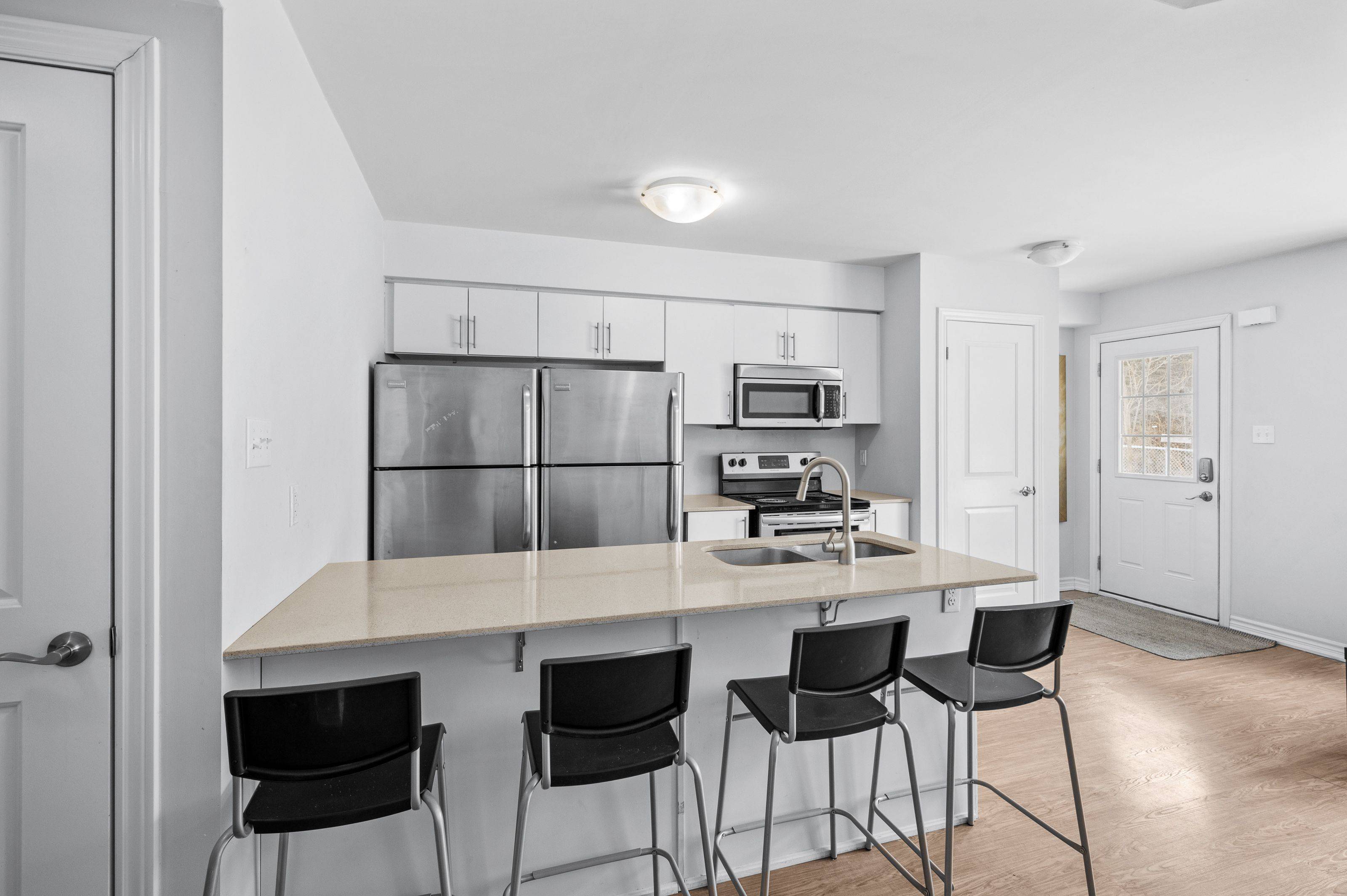Barrie, ON L4M 7C2,244 Penetanguishene RD #12
