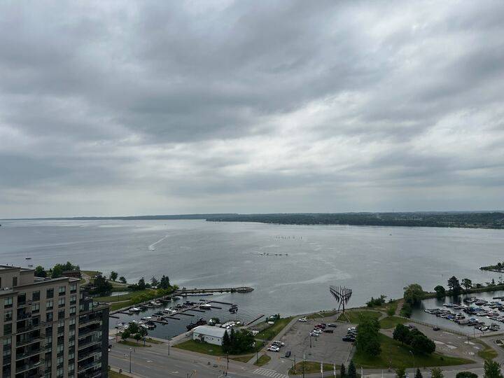 39 Mary ST #1810, Barrie, ON L4N 1S9