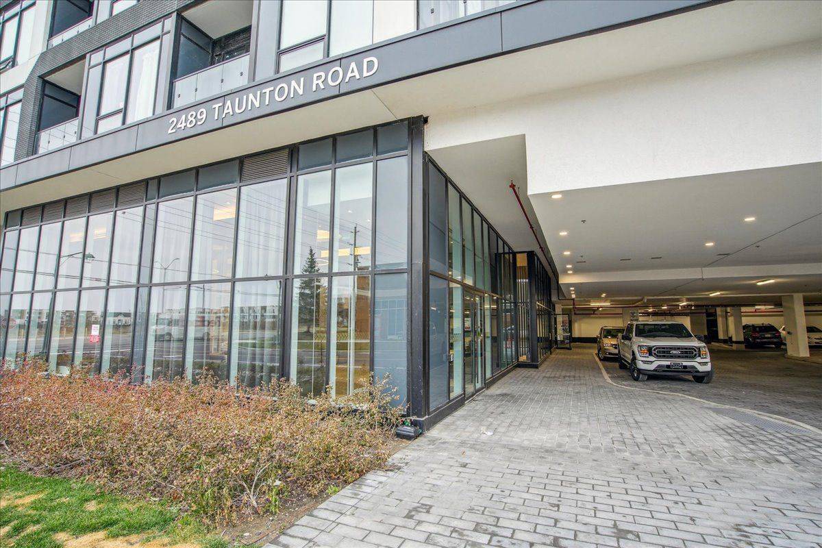 Oakville, ON L6H 3R9,2489 Taunton RD #1112