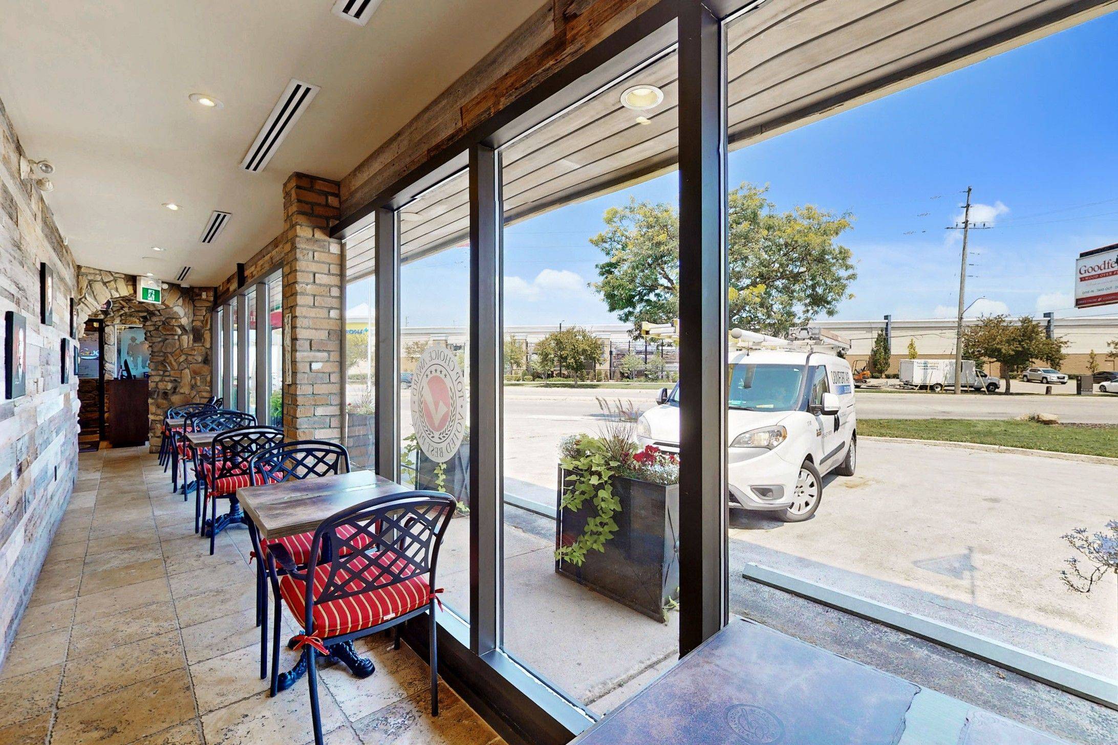 Milton, ON L9T 2M6,22 Ontario ST