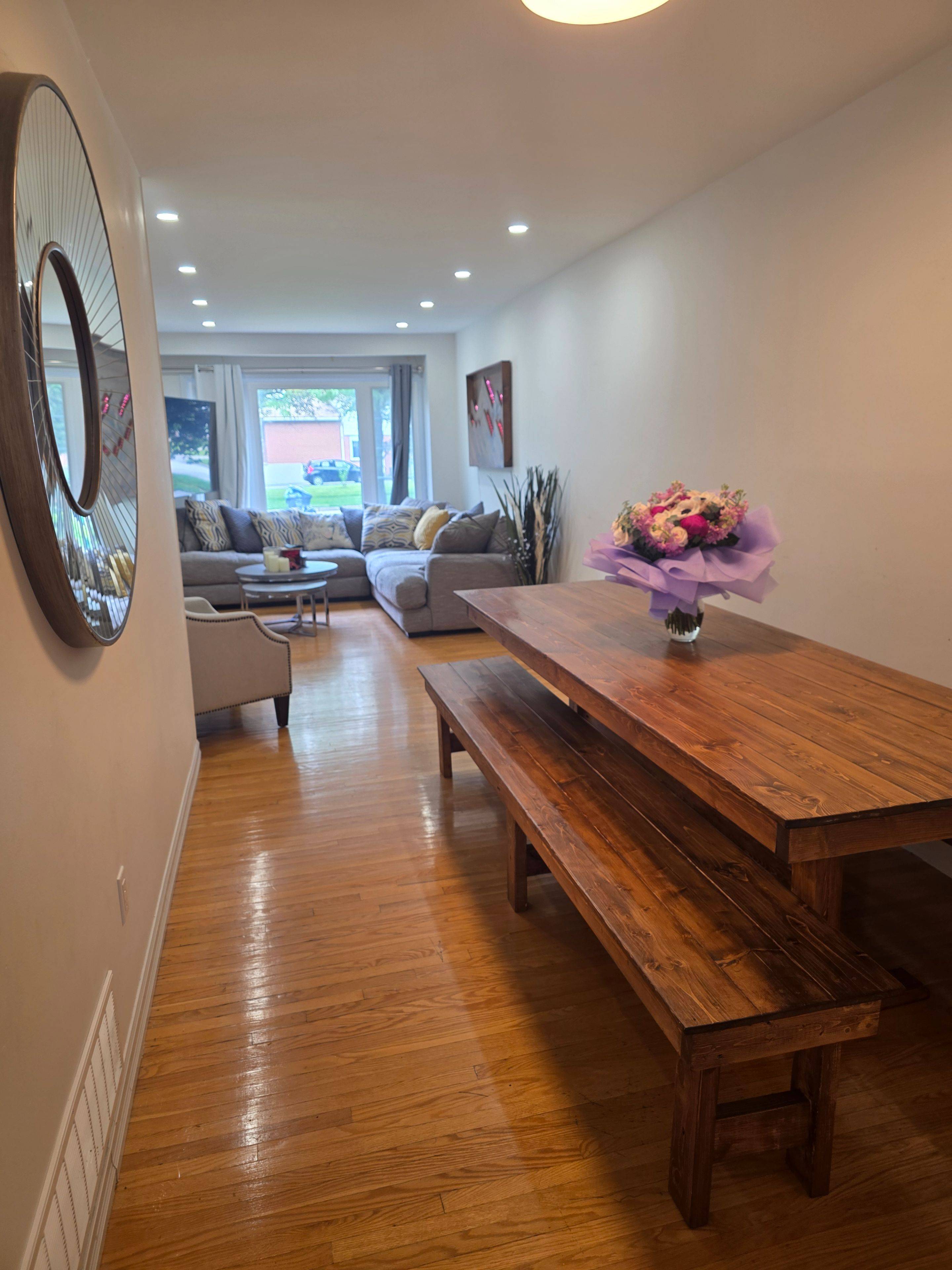 Mississauga, ON L5B 1C6,315 Montego RD