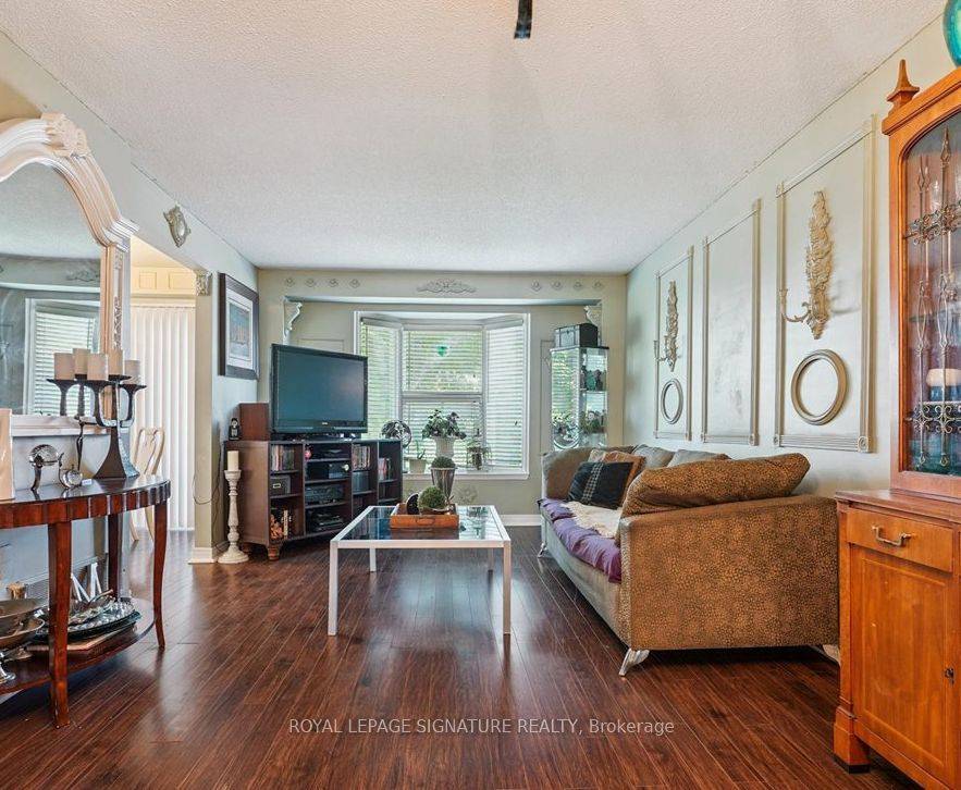Mississauga, ON L5C 4G6,592 Galloway CRES