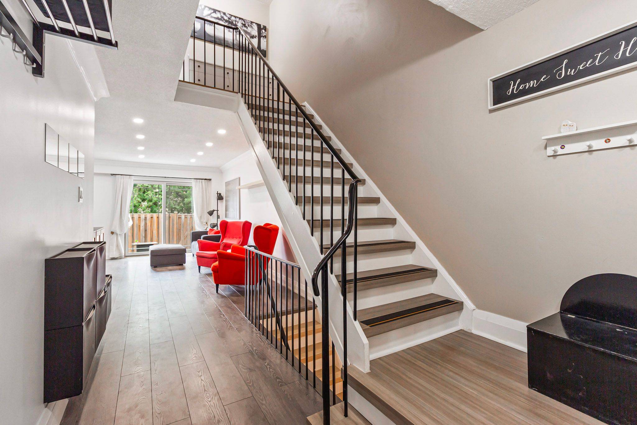 Oakville, ON L6H 2Z3,1528 Lancaster DR #24