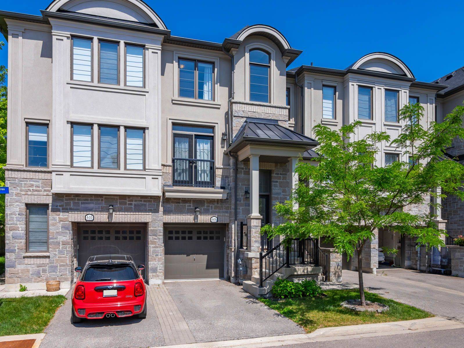 608 Mermaid CRES, Mississauga, ON L5G 0B3