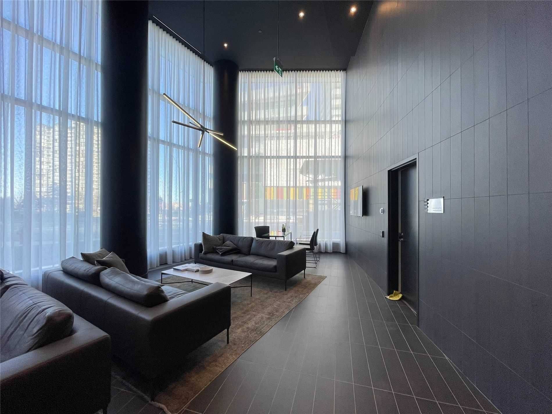 3900 Confederation Pkwy #1810, Mississauga, ON L5B 0M3