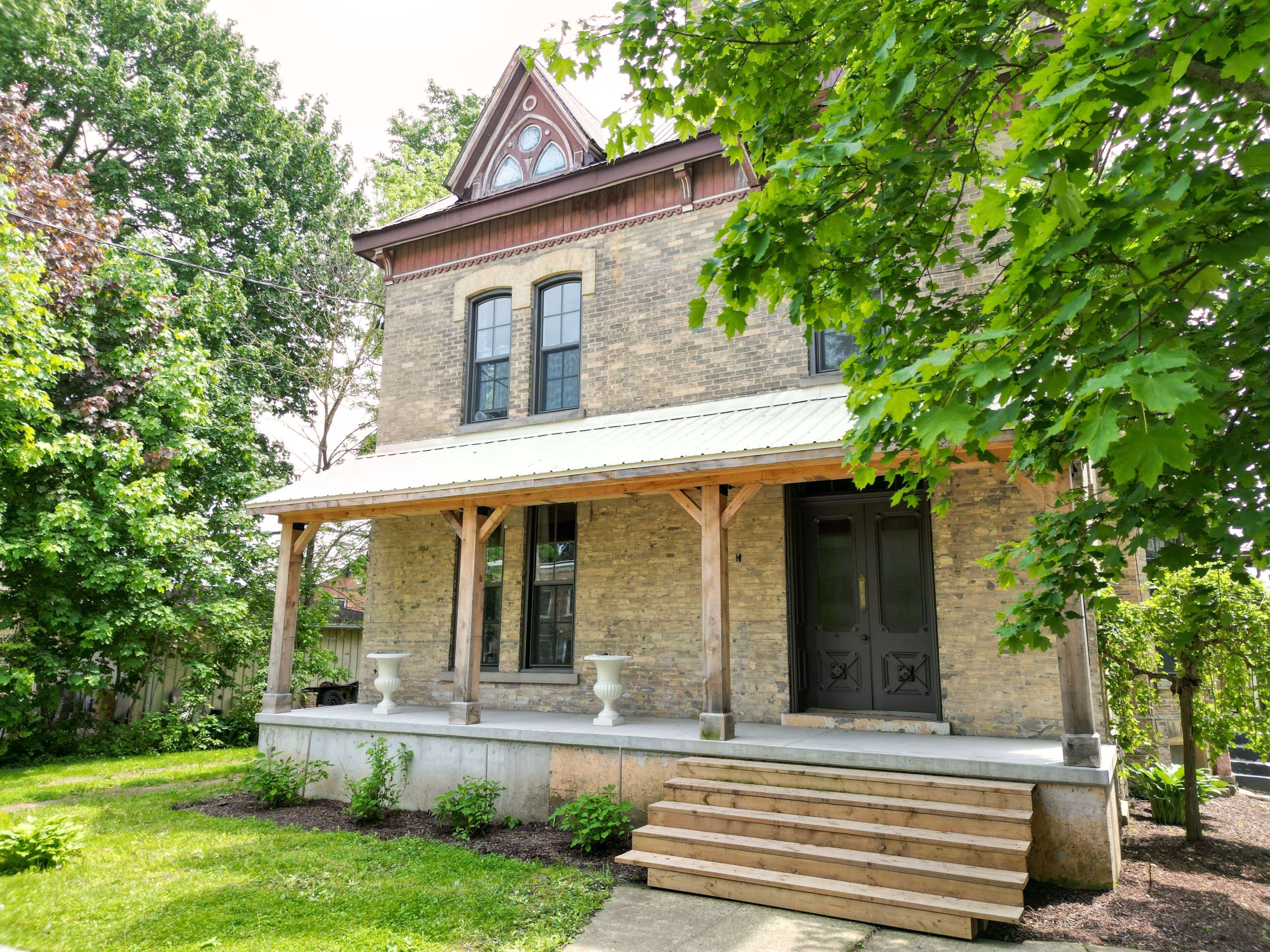 Wellington North, ON N0G 2L2,150 WELLINGTON ST E