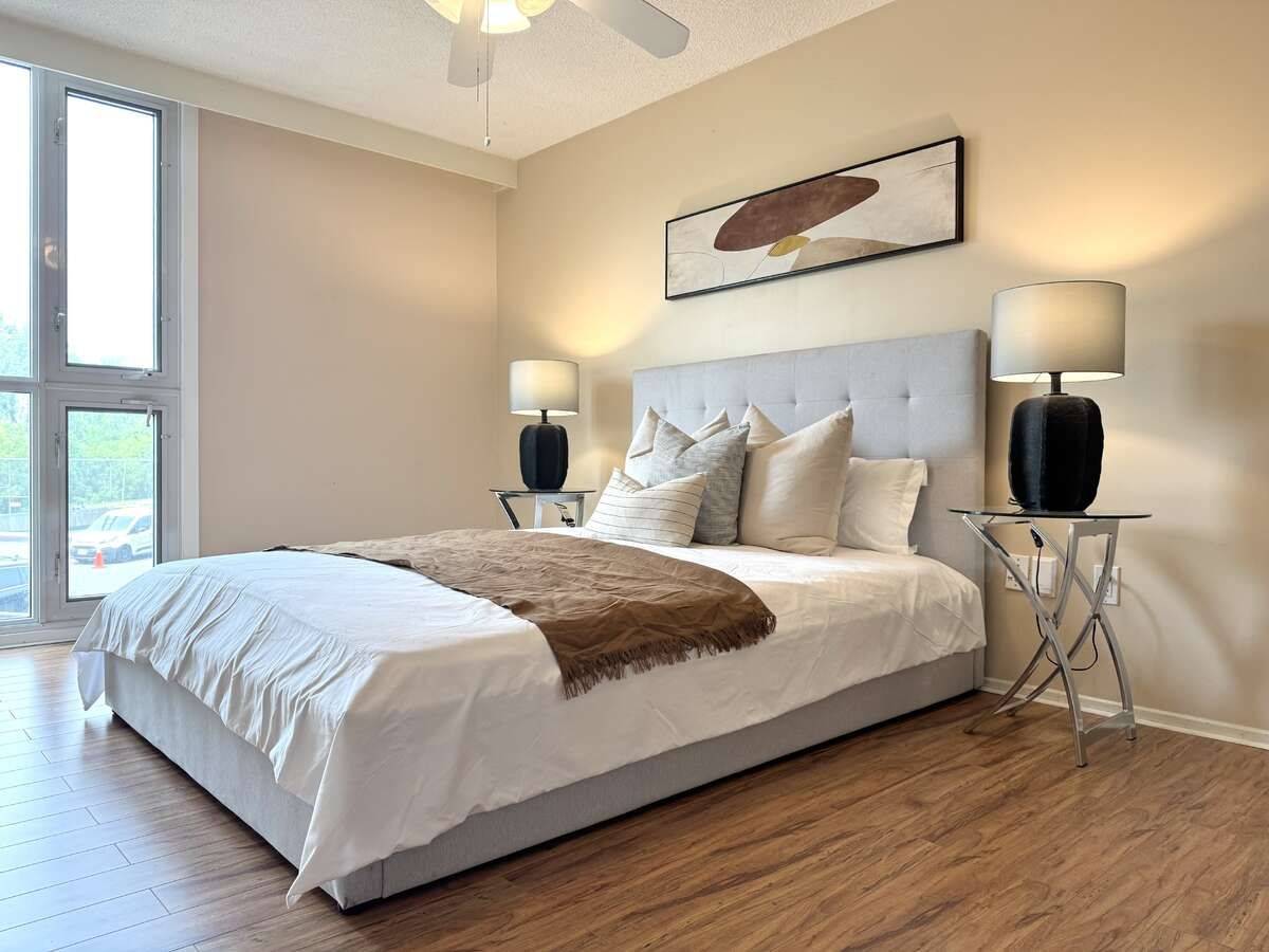 Woodroffe, ON K2B 8G8,1025 Richmond RD #202
