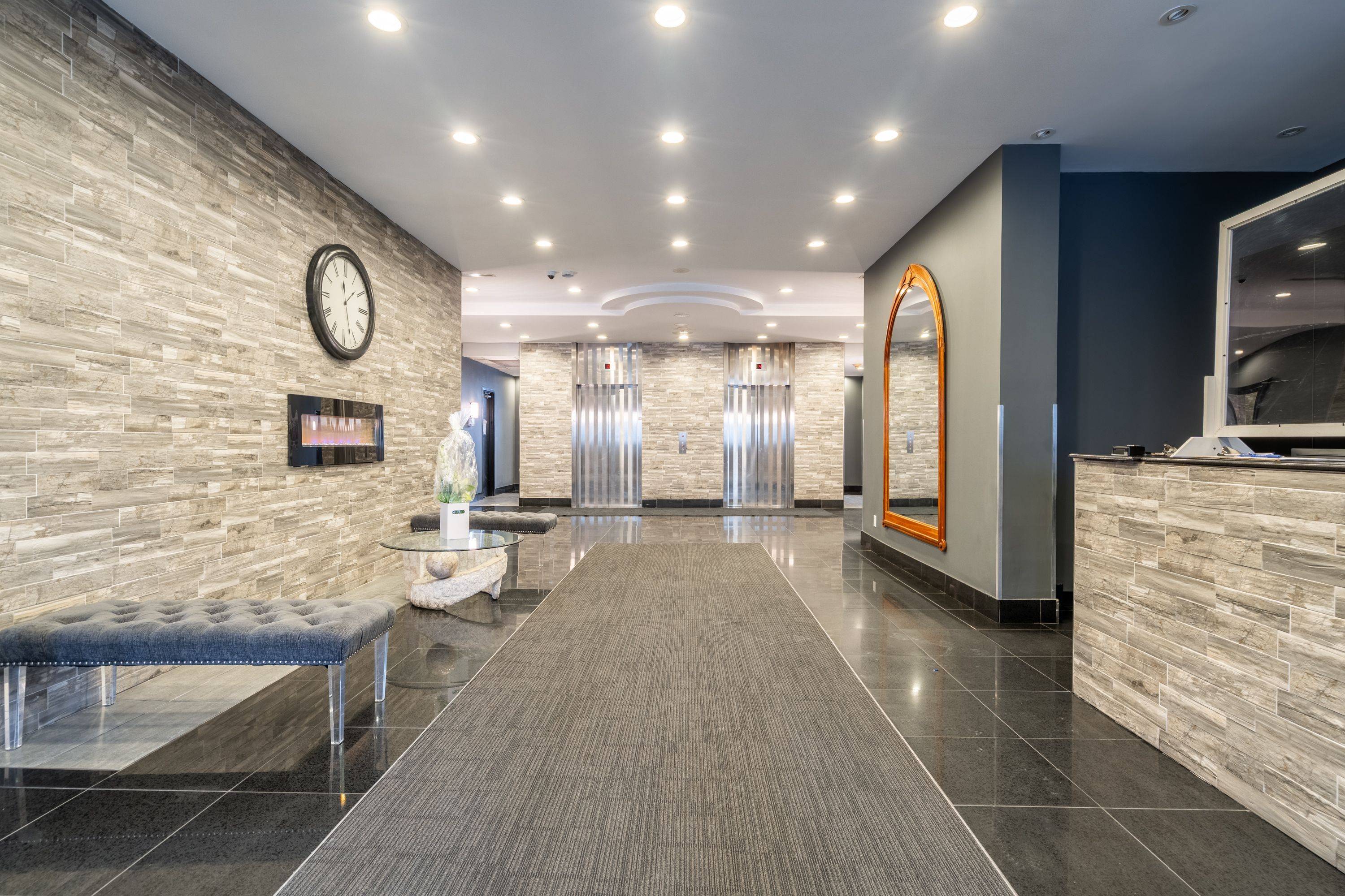 Hamilton, ON L8P 2Z6,135 James ST S #1206