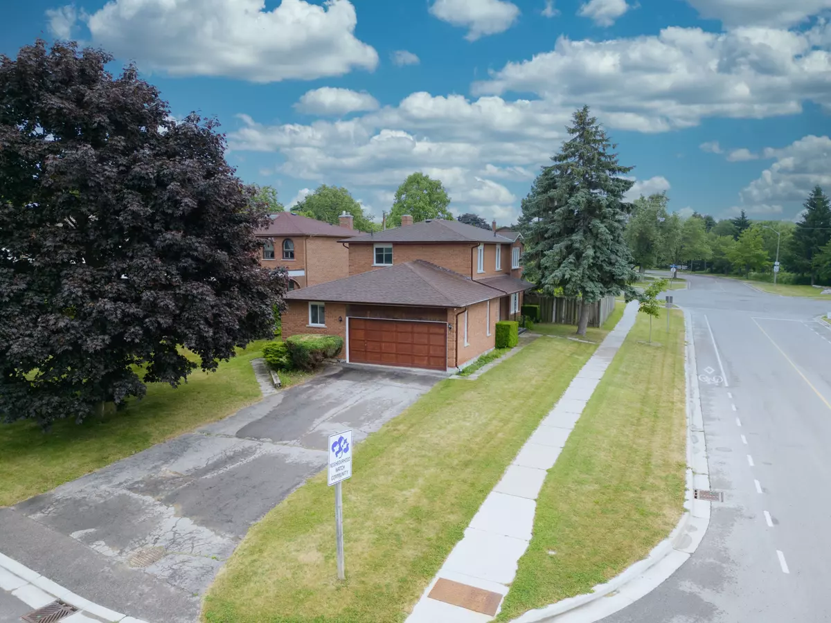 Oshawa, ON L1J 7C7,217 Waverly ST N
