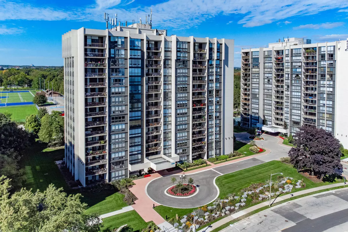 Oakville, ON L6L 5L6,2185 Marine DR #301