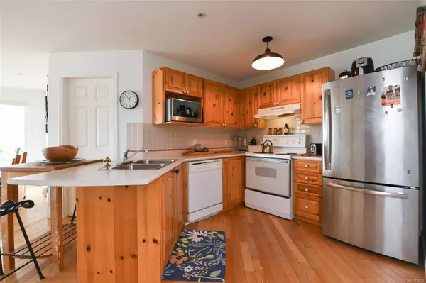 Courtenay, BC V9J 1L0,1320 Henry Rd #210