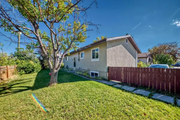Calgary, AB T2C 1H5,608 Olympia DR SE