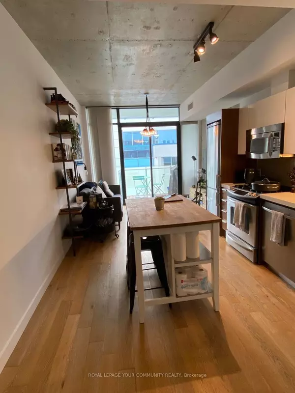 Toronto C01, ON M5V 0G3,25 Stafford ST #809