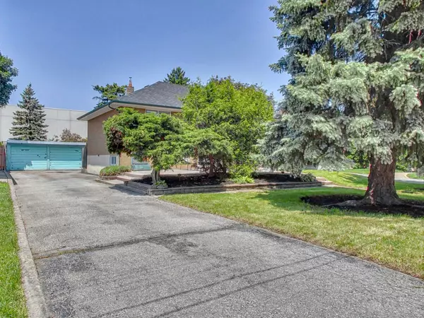 Toronto W04, ON M6A 1S3,34 Glen Belle CRES