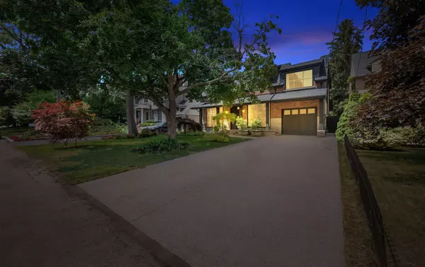 10 Colwood RD, Toronto W08, ON M9A 4E3