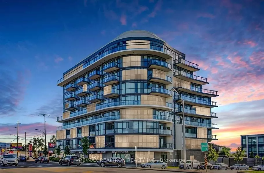 16 Mcadam AVE #102, Toronto W04, ON M6A 0B9