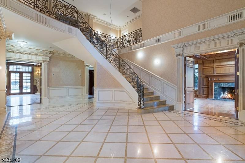 Alpine Boro, NJ 07620,11 Margo Way