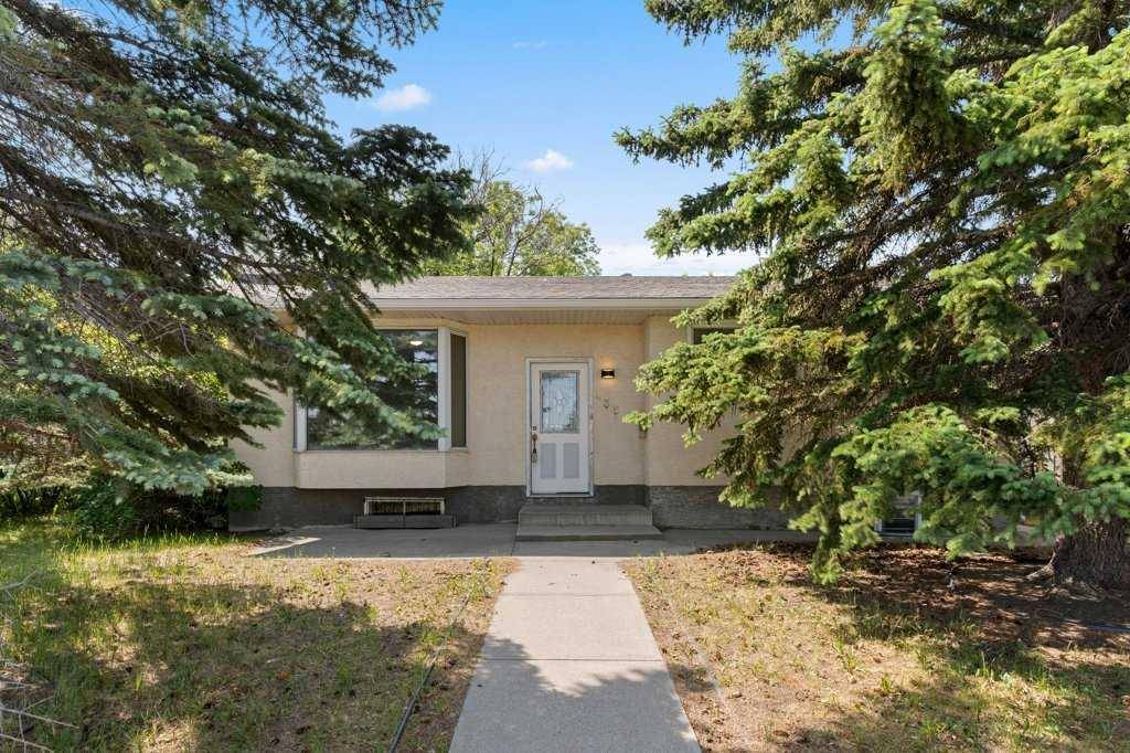 435 Manora DR Northeast, Calgary, AB T2A4R2