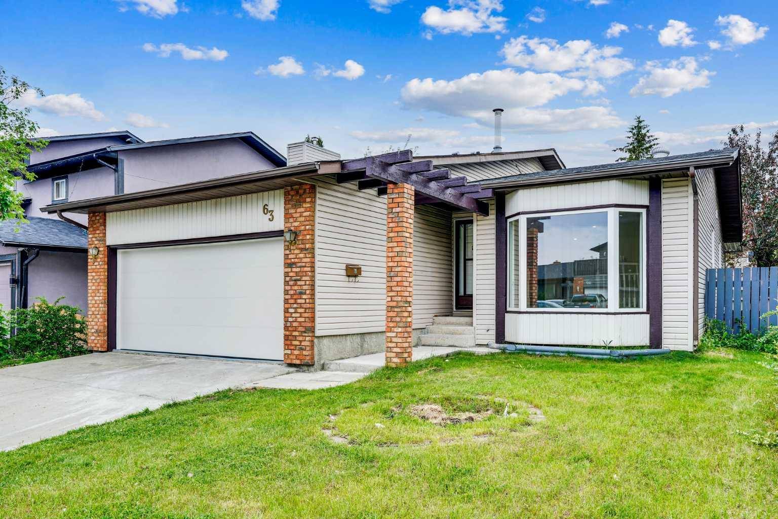 Calgary, AB T3J 1L1,63 Castlefall GRV Northeast
