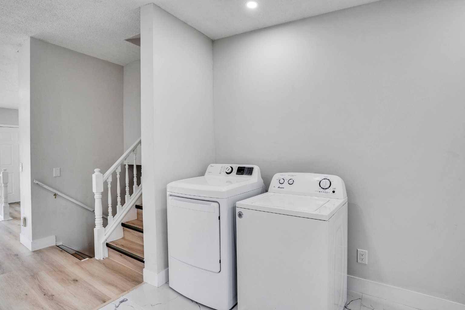 Calgary, AB T3J 1L1,63 Castlefall GRV Northeast