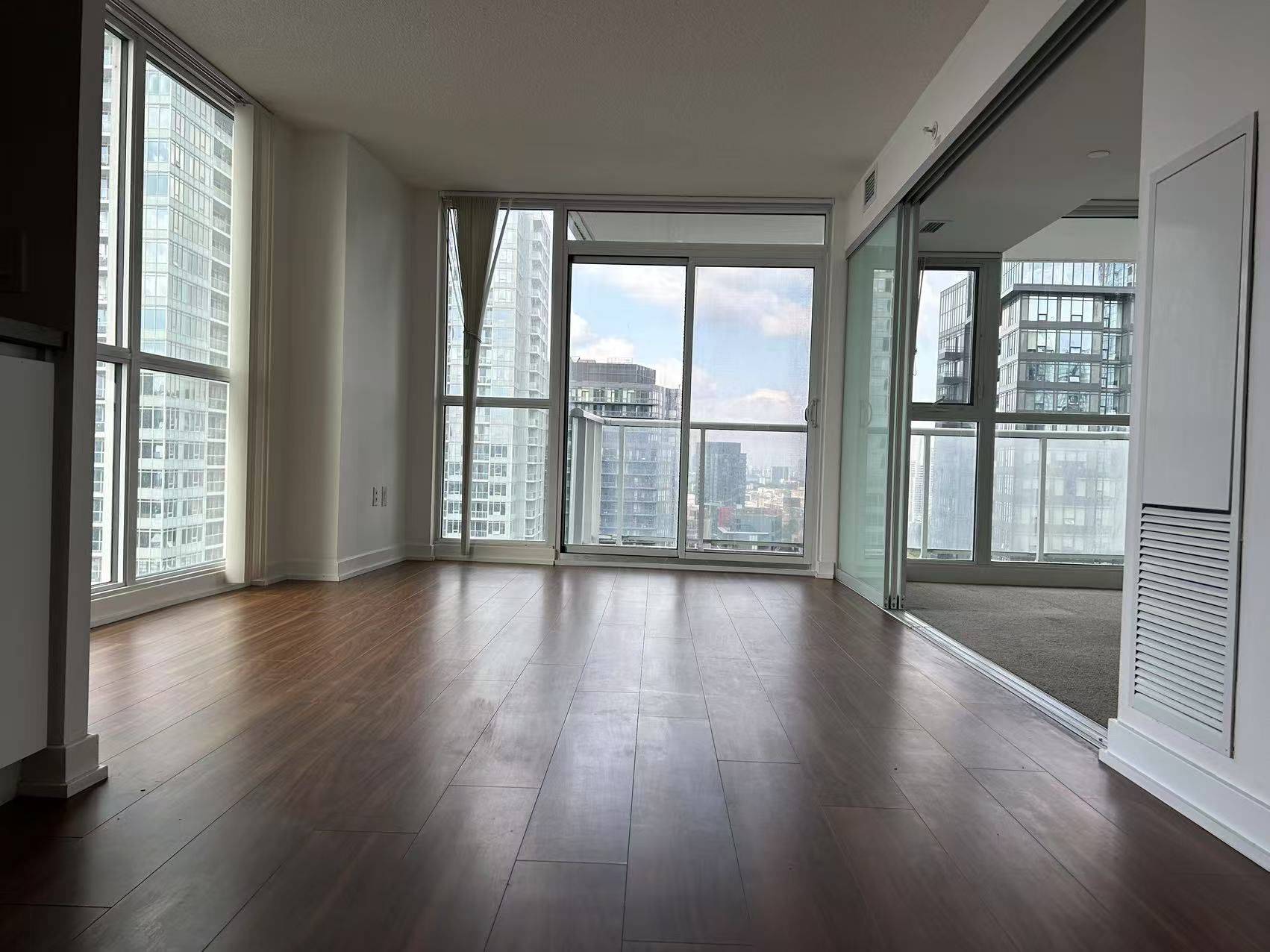 Toronto C01, ON M5V 0J8,75 Queens Wharf RD #2908