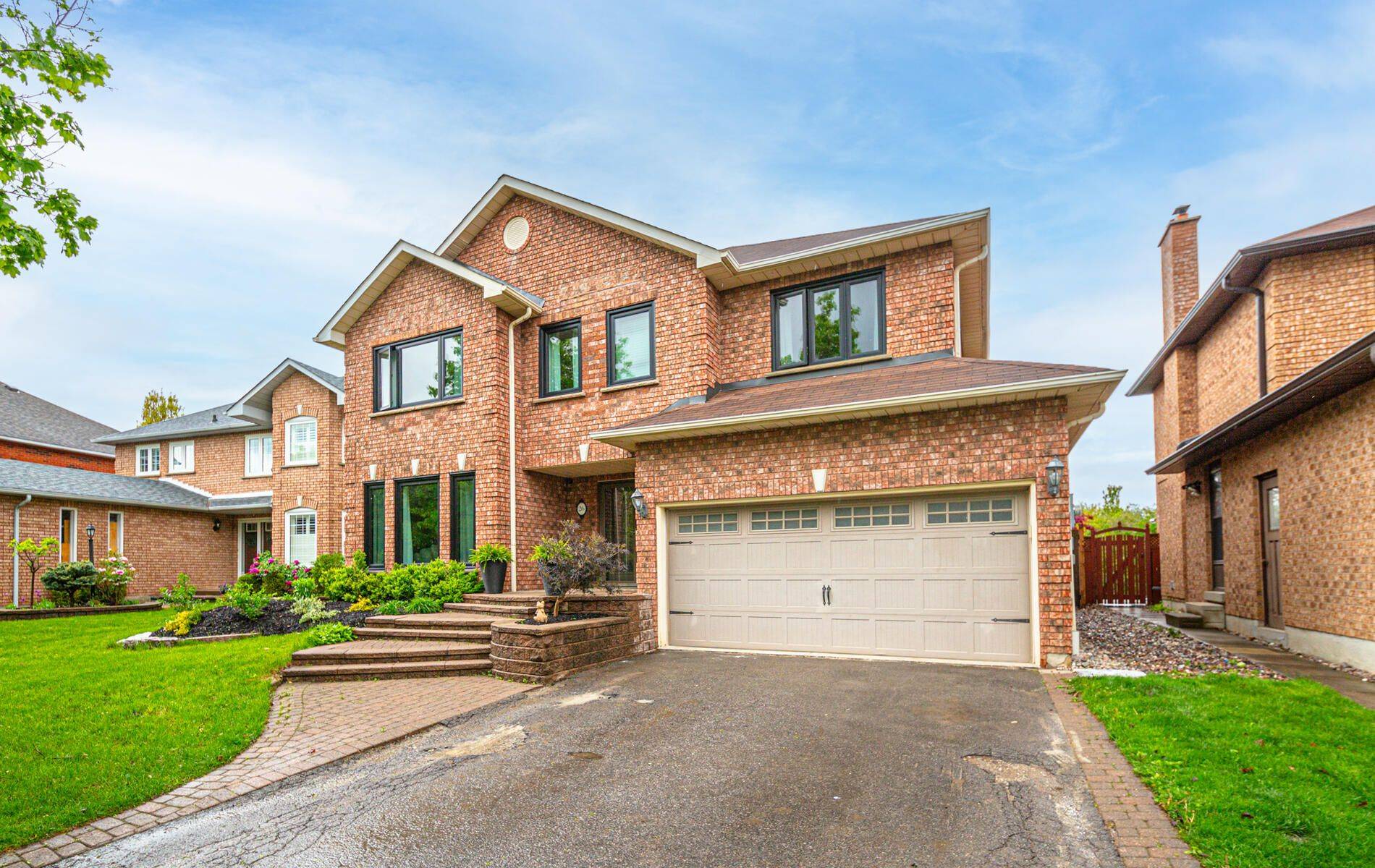 Whitby, ON L1R 2B3,26 Kilbride DR