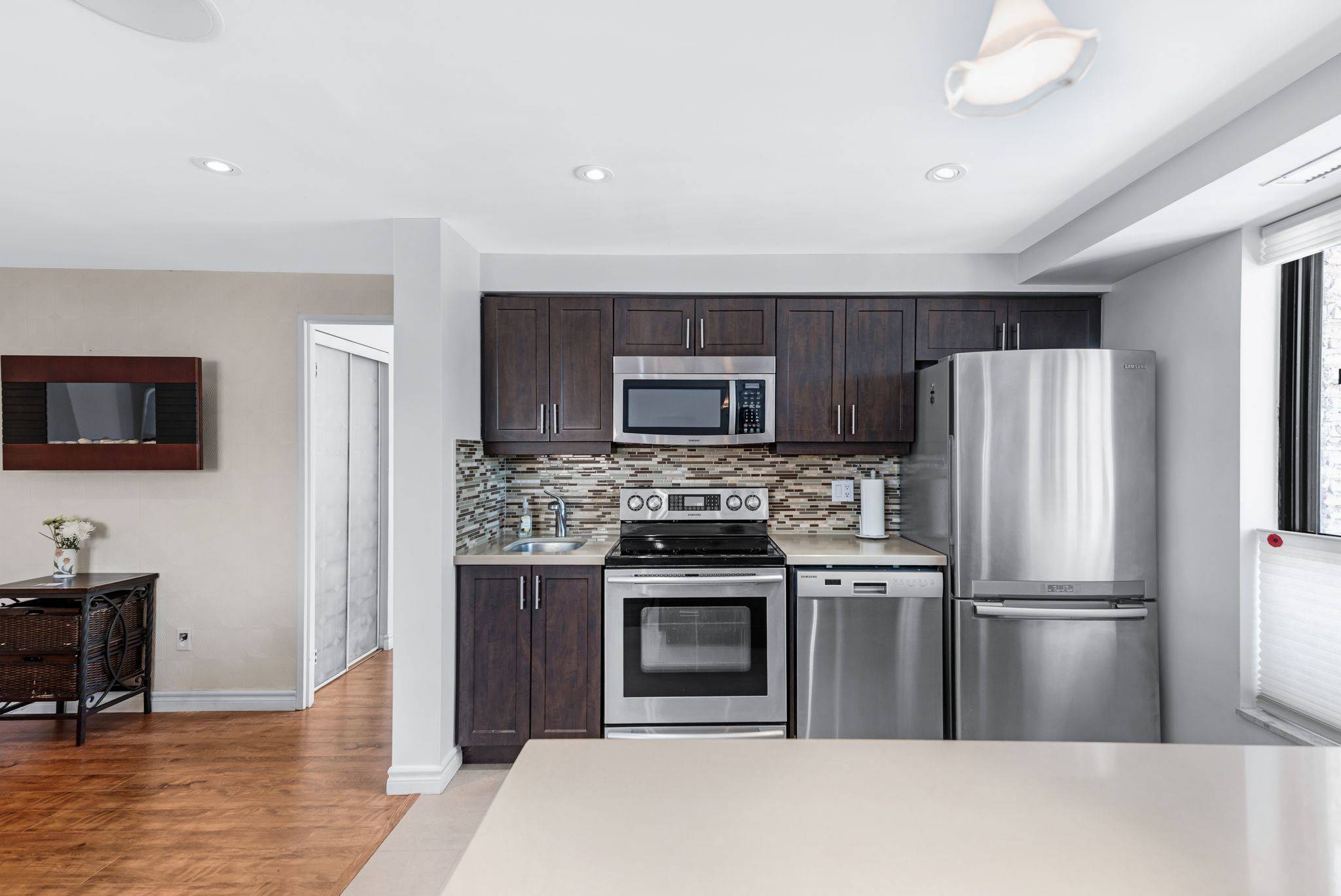 Aurora, ON L4G 1N8,15390 Yonge ST #104