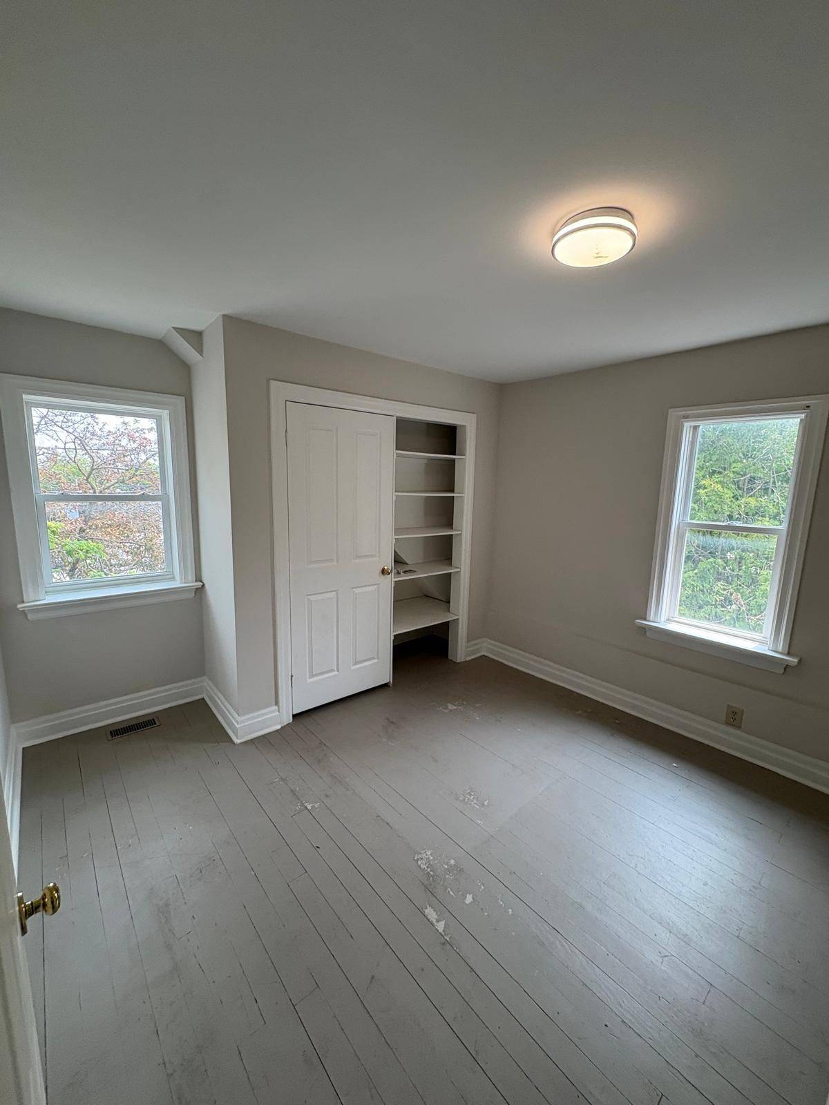 East Gwillimbury, ON L0G 1R0,20236 Leslie ST