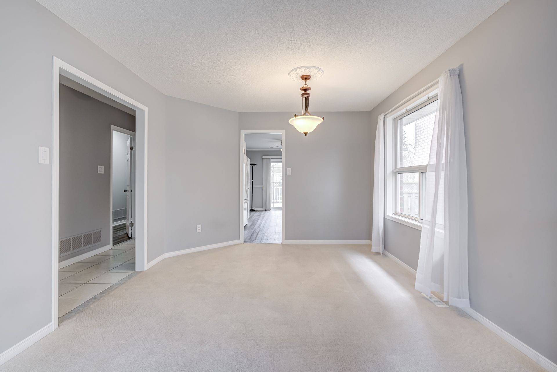 Barrie, ON L4N 7E4,47 Mcveigh DR