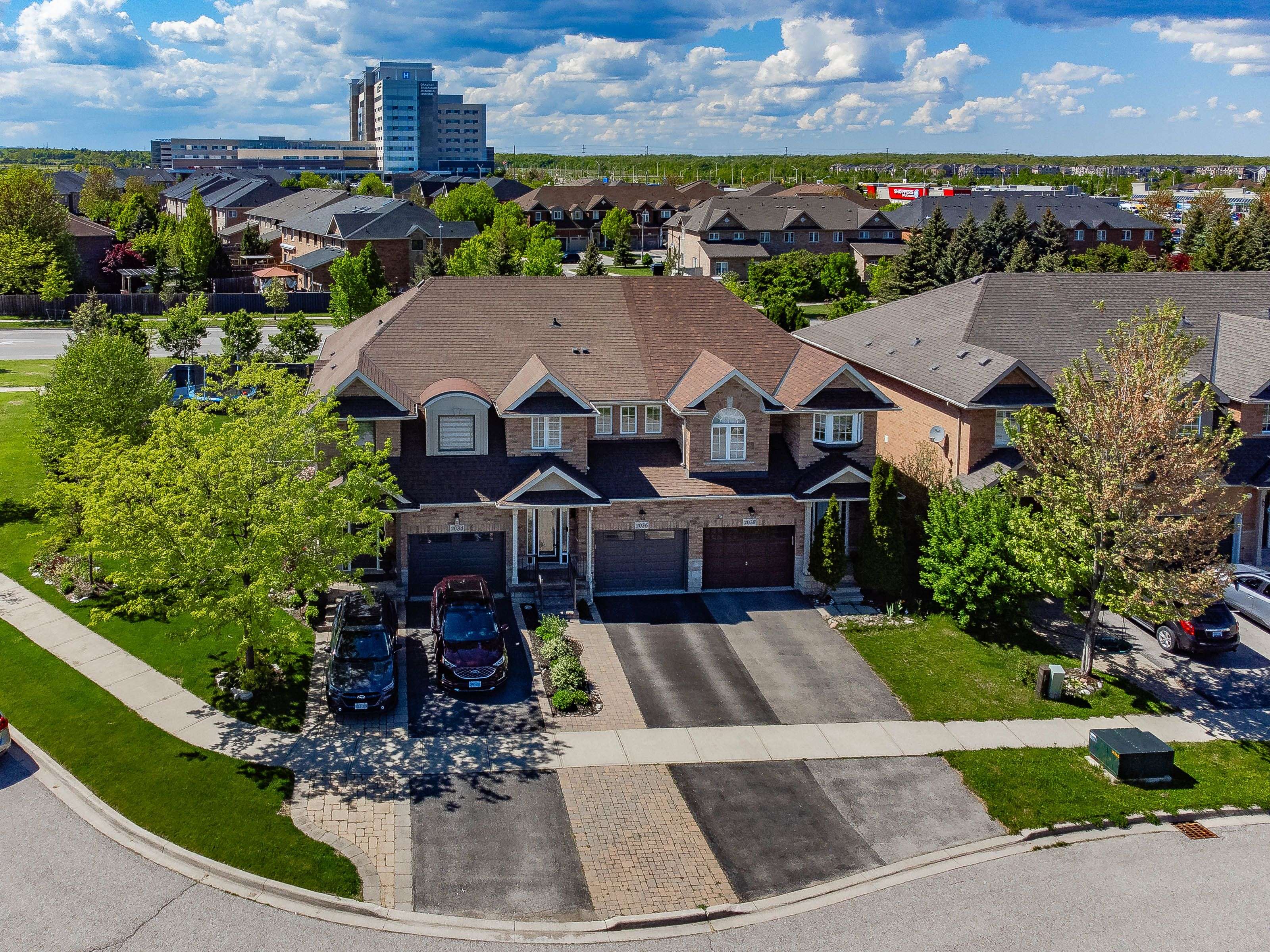 Oakville, ON L6M 5B2,2036 Redstone CRES