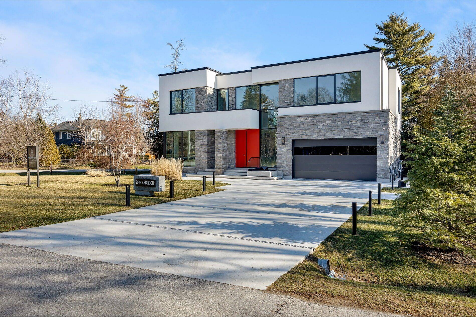 Oakville, ON L6J 4W8,2048 Ardleigh RD