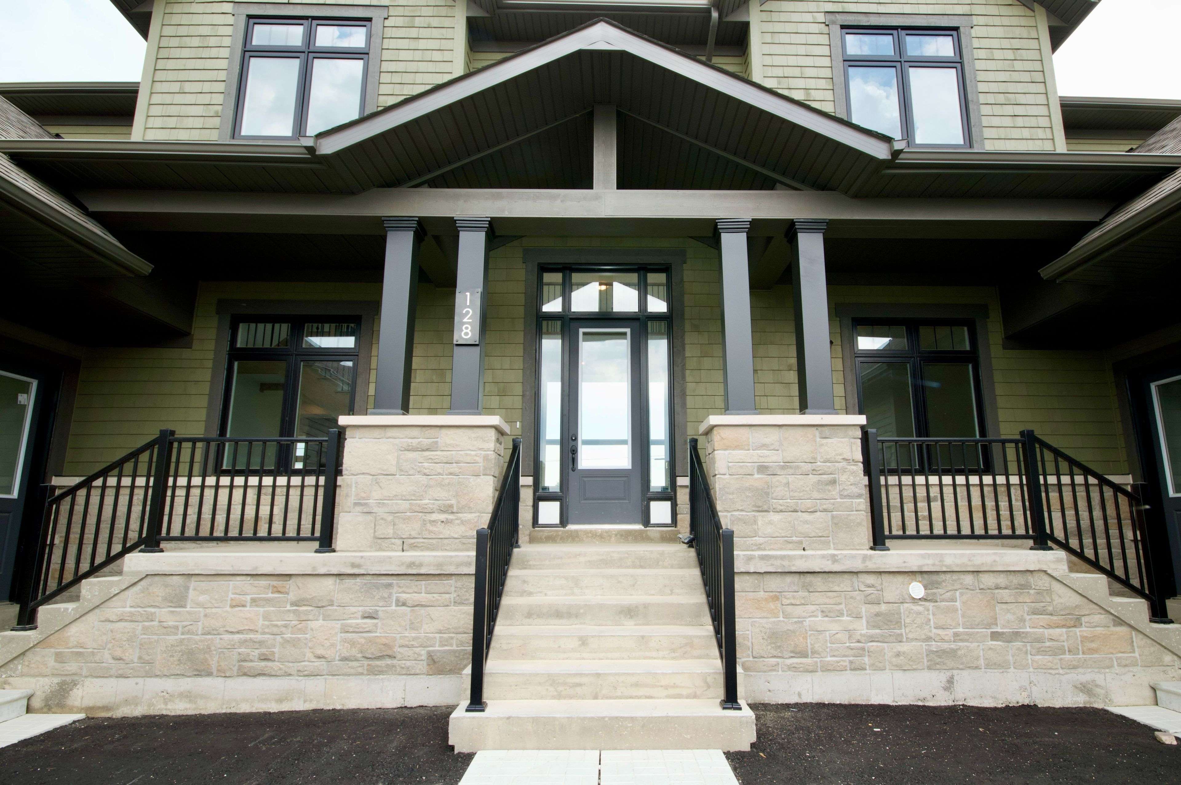 Caledon, ON L7K 1N3,128 William Crisp DR