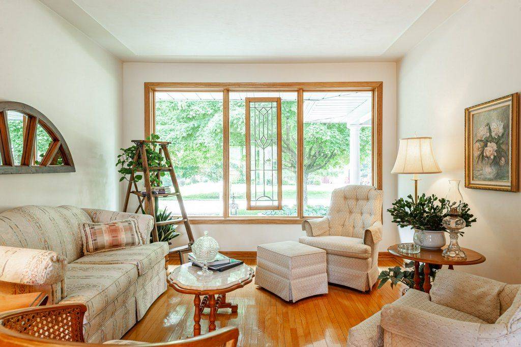 Stratford, ON N5A 4W7,28 Burritt ST